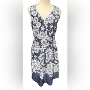 ENFOCUS STUDIO Elegant Navy and White Floral Midi Dress